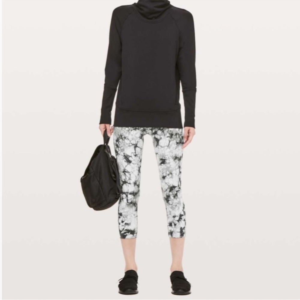 Lululemon Wunder Under Crop Hi-Rise *Full-On Luxtreme Dual Shibori 21" Size 10 - Picture 3 of 13